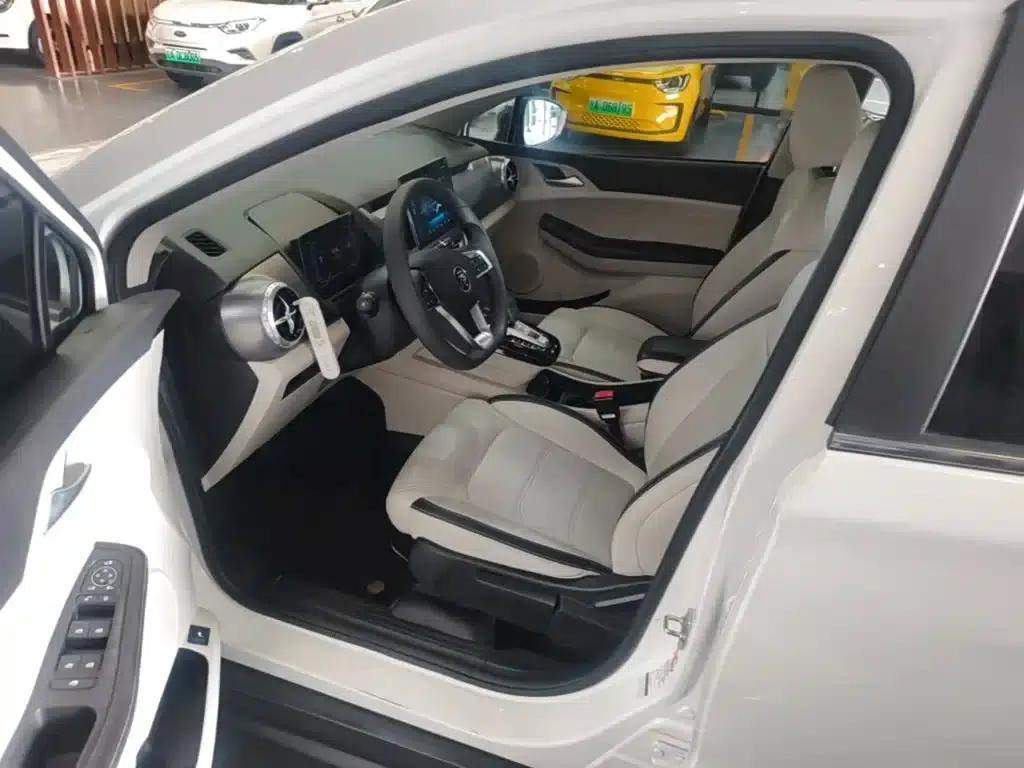Yuan Pro 2021 401KM Premium — миниатюра 16