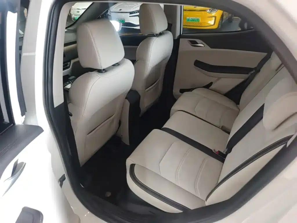 Yuan Pro 2021 401KM Premium — миниатюра 17
