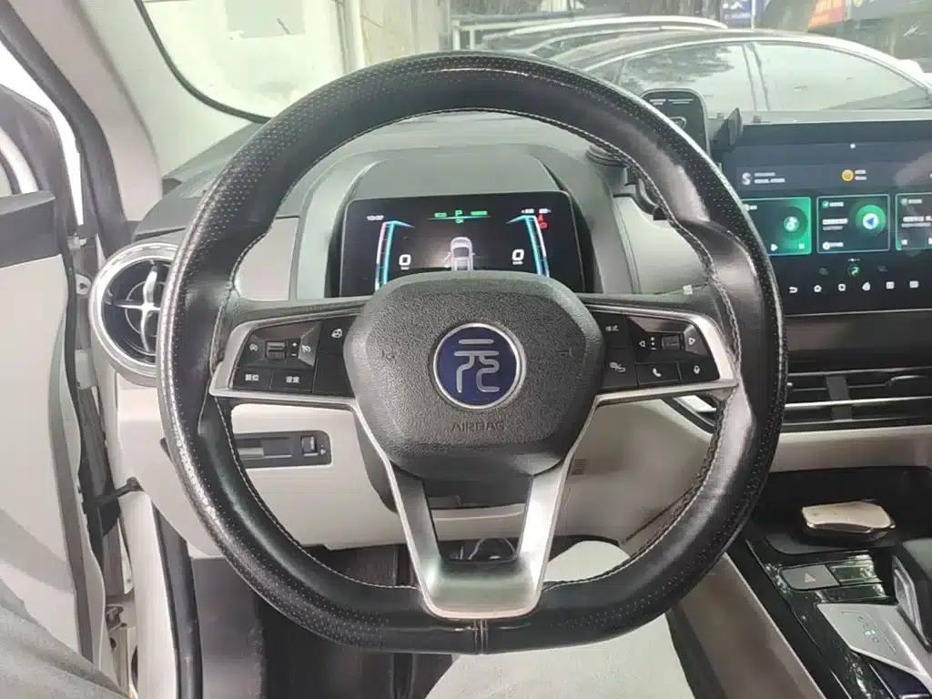 Yuan Pro 2023 401KM Luxury Edition — миниатюра 11