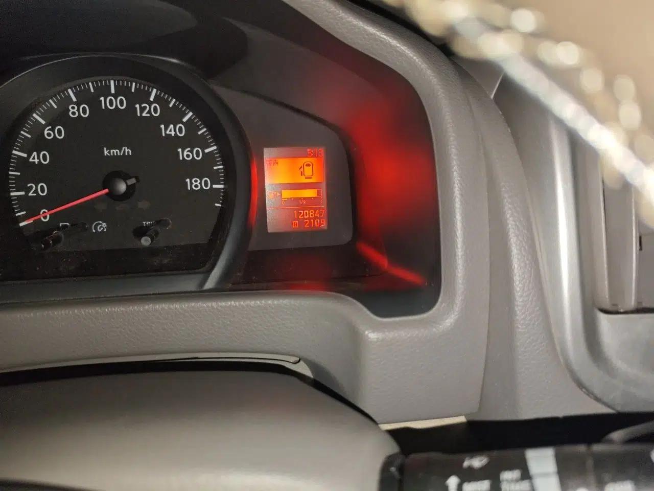Nissan NV200 2014 1.6L Manual Luxury Model China IV Standard — миниатюра 12