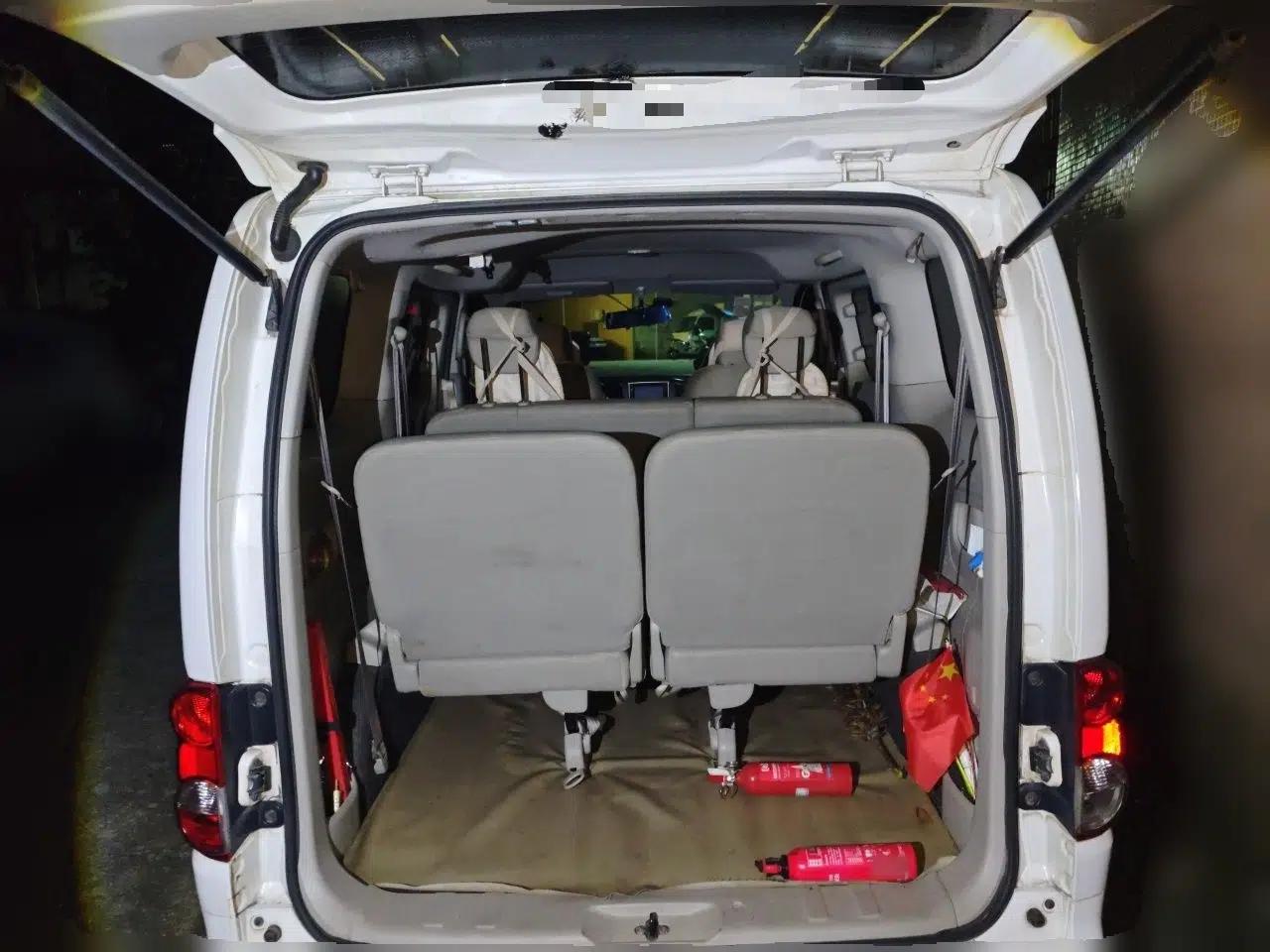 Nissan NV200 2014 1.6L Manual Luxury Model China IV Standard — миниатюра 19
