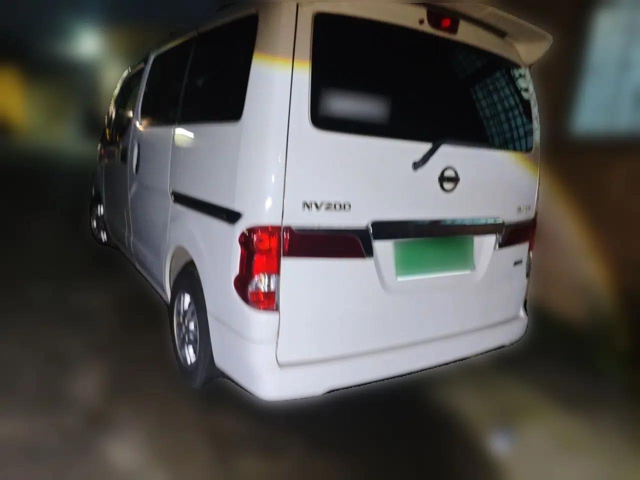 Nissan NV200 2014 1.6L Manual Luxury Model China IV Standard — миниатюра 4