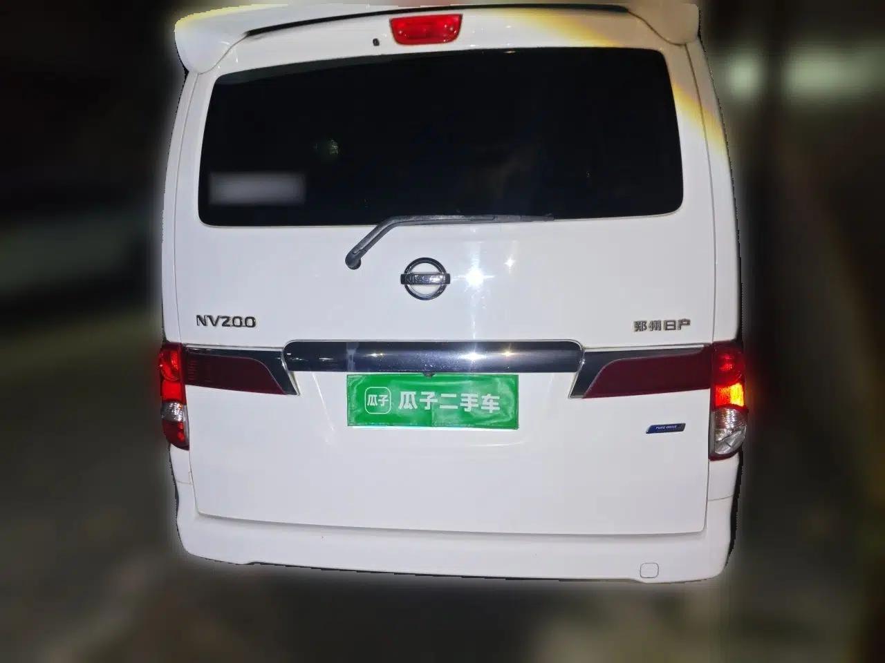 Nissan NV200 2014 1.6L Manual Luxury Model China IV Standard — миниатюра 5