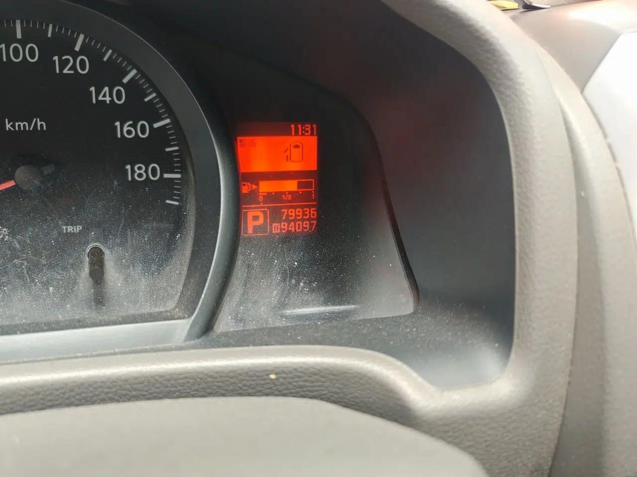 Nissan NV200 2016 1.6L CVT Luxury Model — миниатюра 12