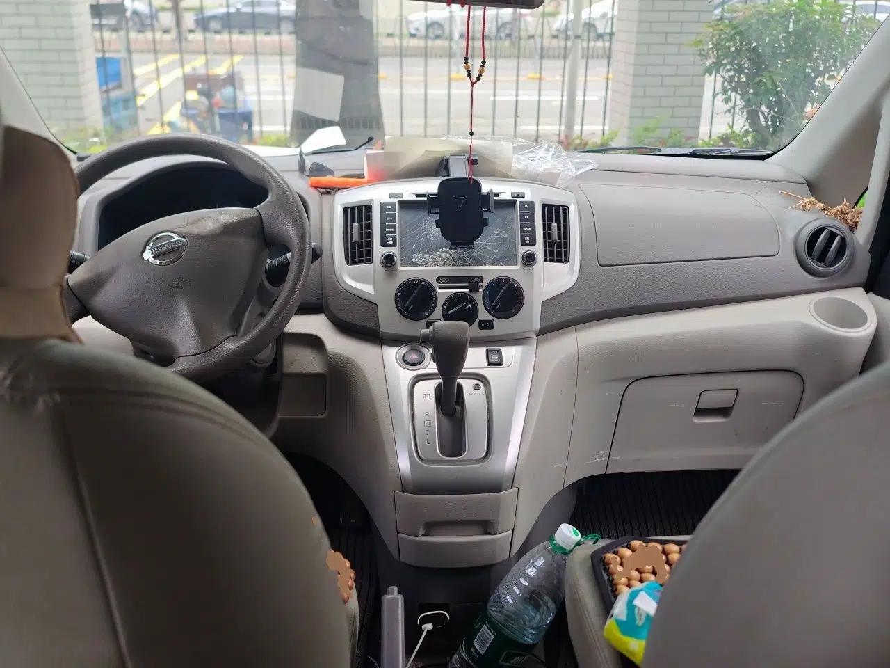 Nissan NV200 2016 1.6L CVT Luxury Model — миниатюра 9