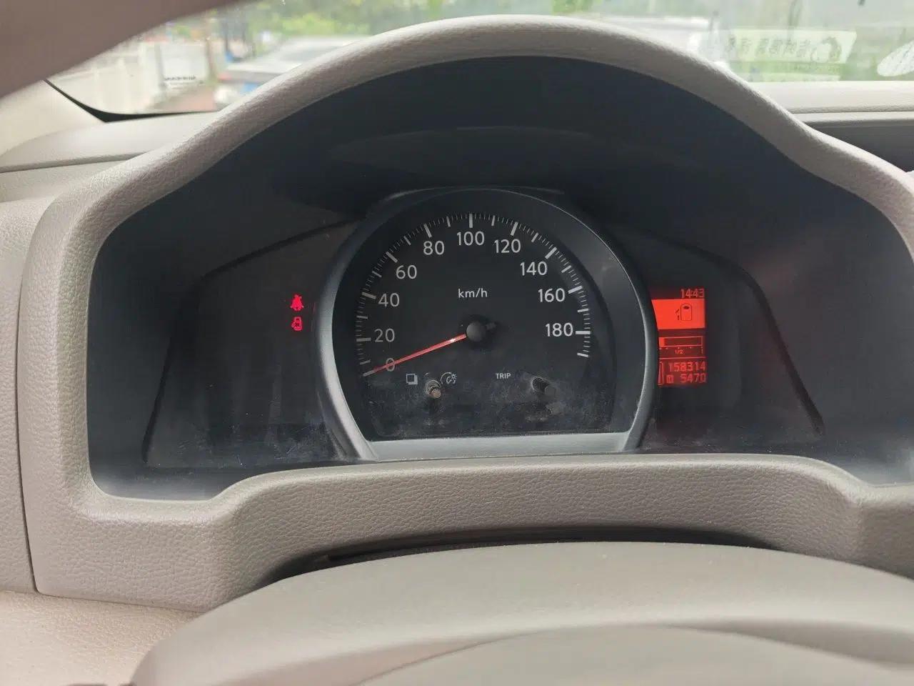 Nissan NV200 2016 1.6L CVT Luxury Model — миниатюра 11