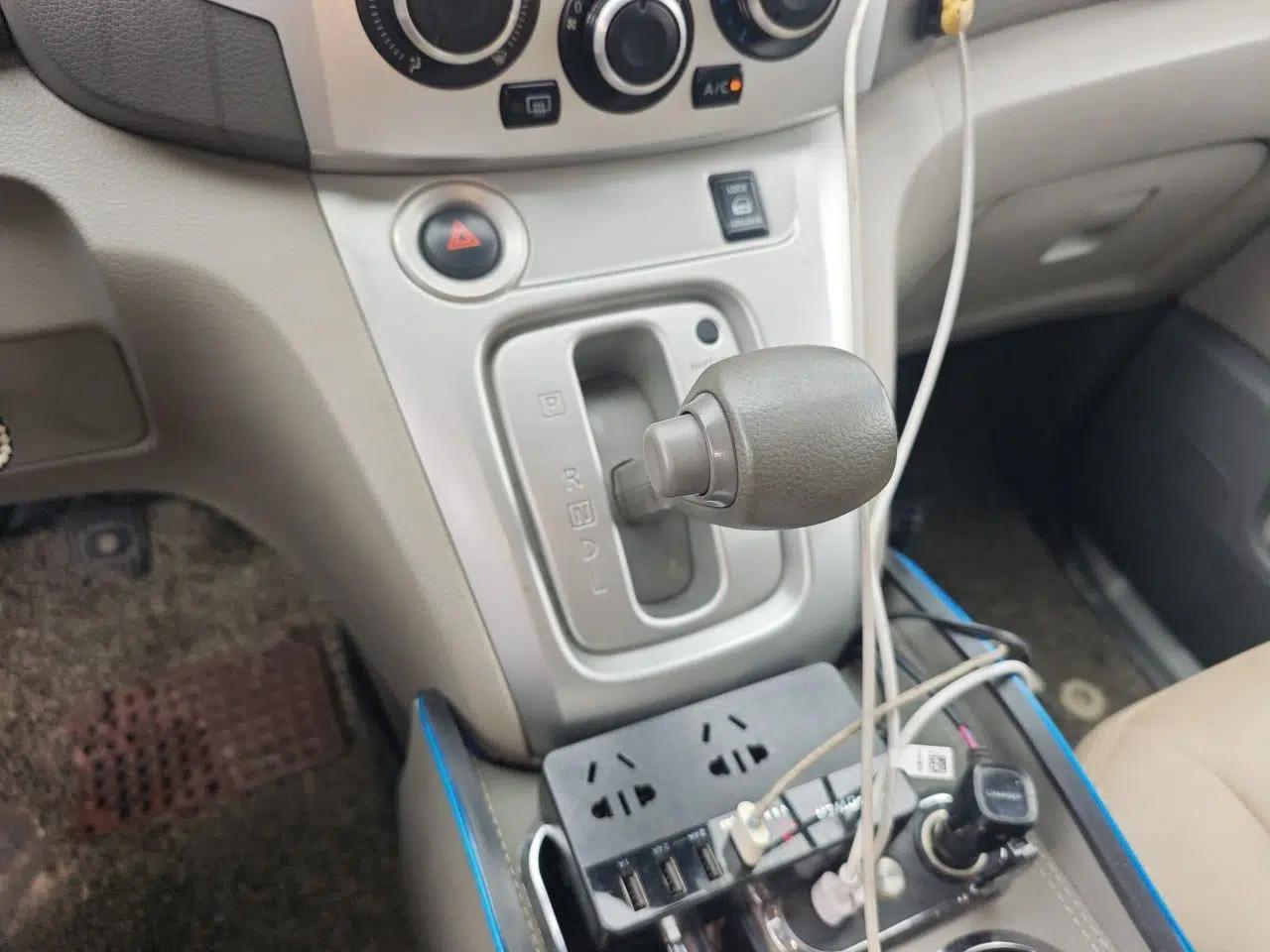 Nissan NV200 2016 1.6L CVT Luxury Model — миниатюра 14