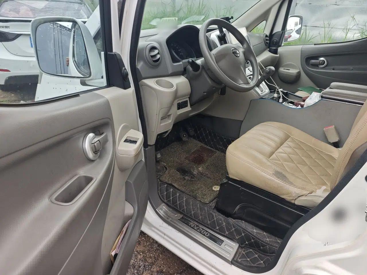 Nissan NV200 2016 1.6L CVT Luxury Model — миниатюра 16