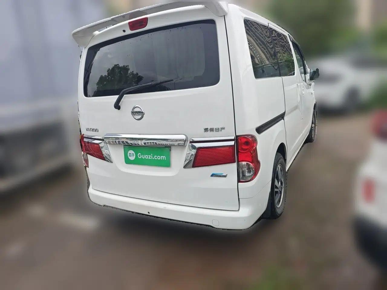 Nissan NV200 2016 1.6L CVT Luxury Model — миниатюра 6