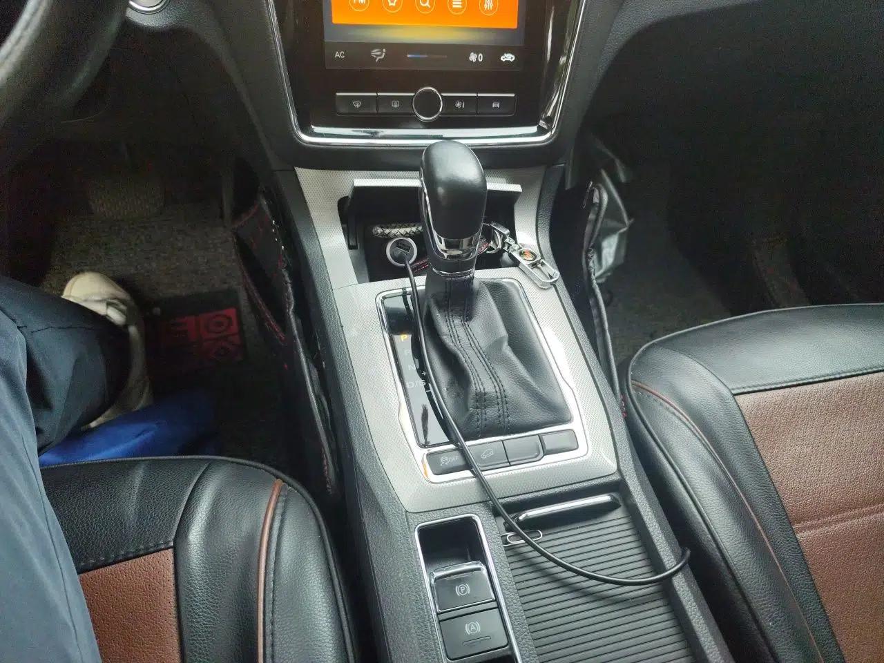 Roewe RX5 2020 20T Automatic 4G Connect Excellence Edition — миниатюра 14