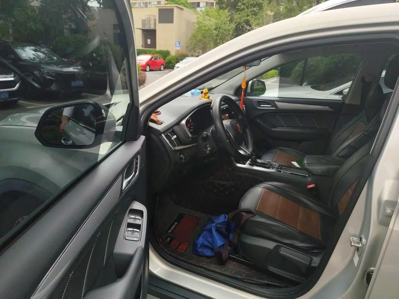 Roewe RX5 2020 20T Automatic 4G Connect Excellence Edition — миниатюра 16