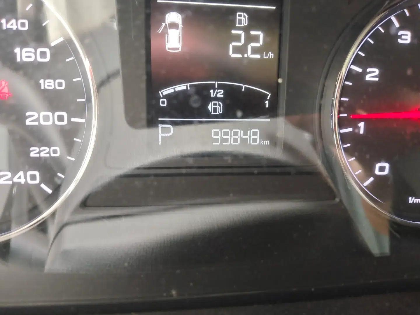 Roewe RX5 2020 20T Automatic 4G Connect Superior Flagship Edition — миниатюра 12