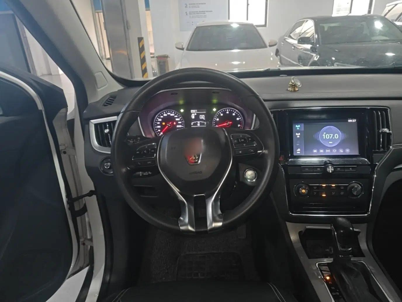 Roewe RX5 2016 20T Two-Wheel Drive Automatic Flagship Edition — миниатюра 13