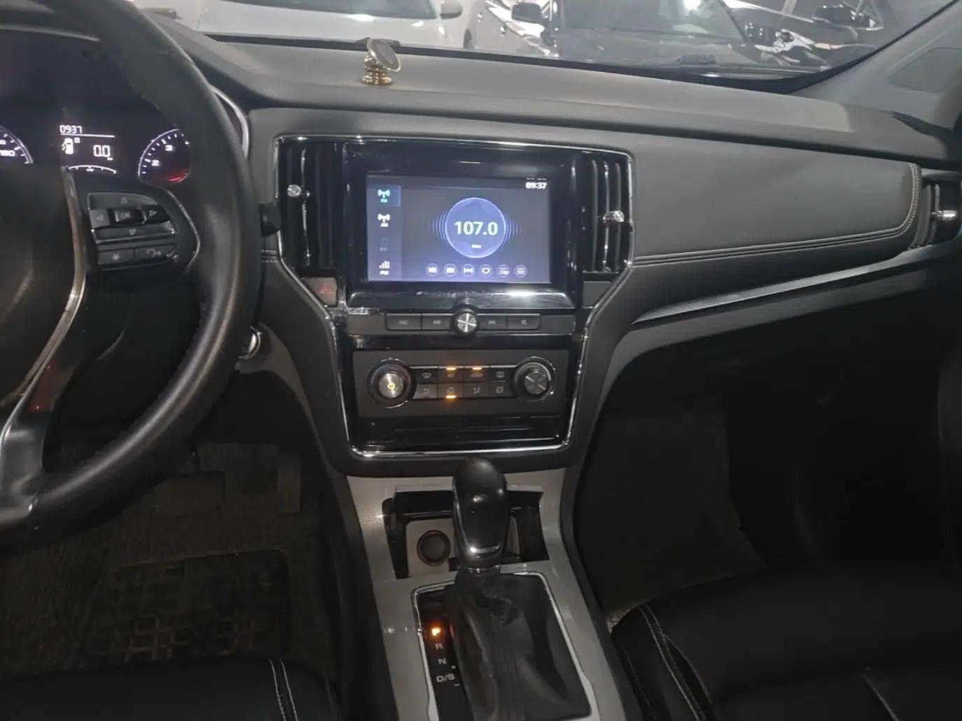 Roewe RX5 2016 20T Two-Wheel Drive Automatic Flagship Edition — миниатюра 15