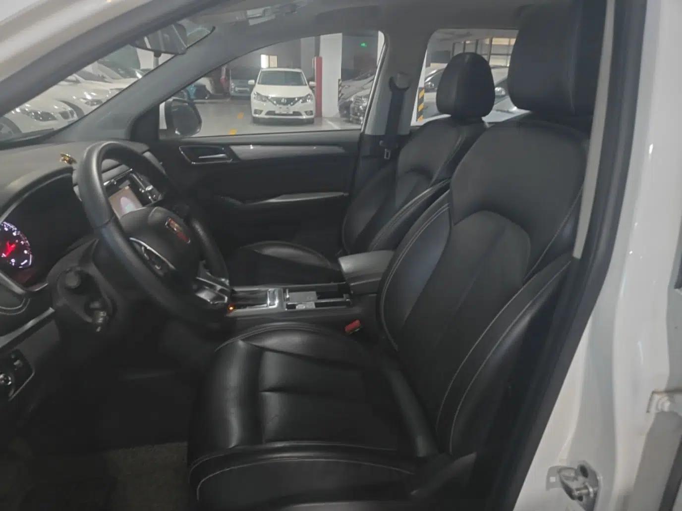 Roewe RX5 2016 20T Two-Wheel Drive Automatic Flagship Edition — миниатюра 17