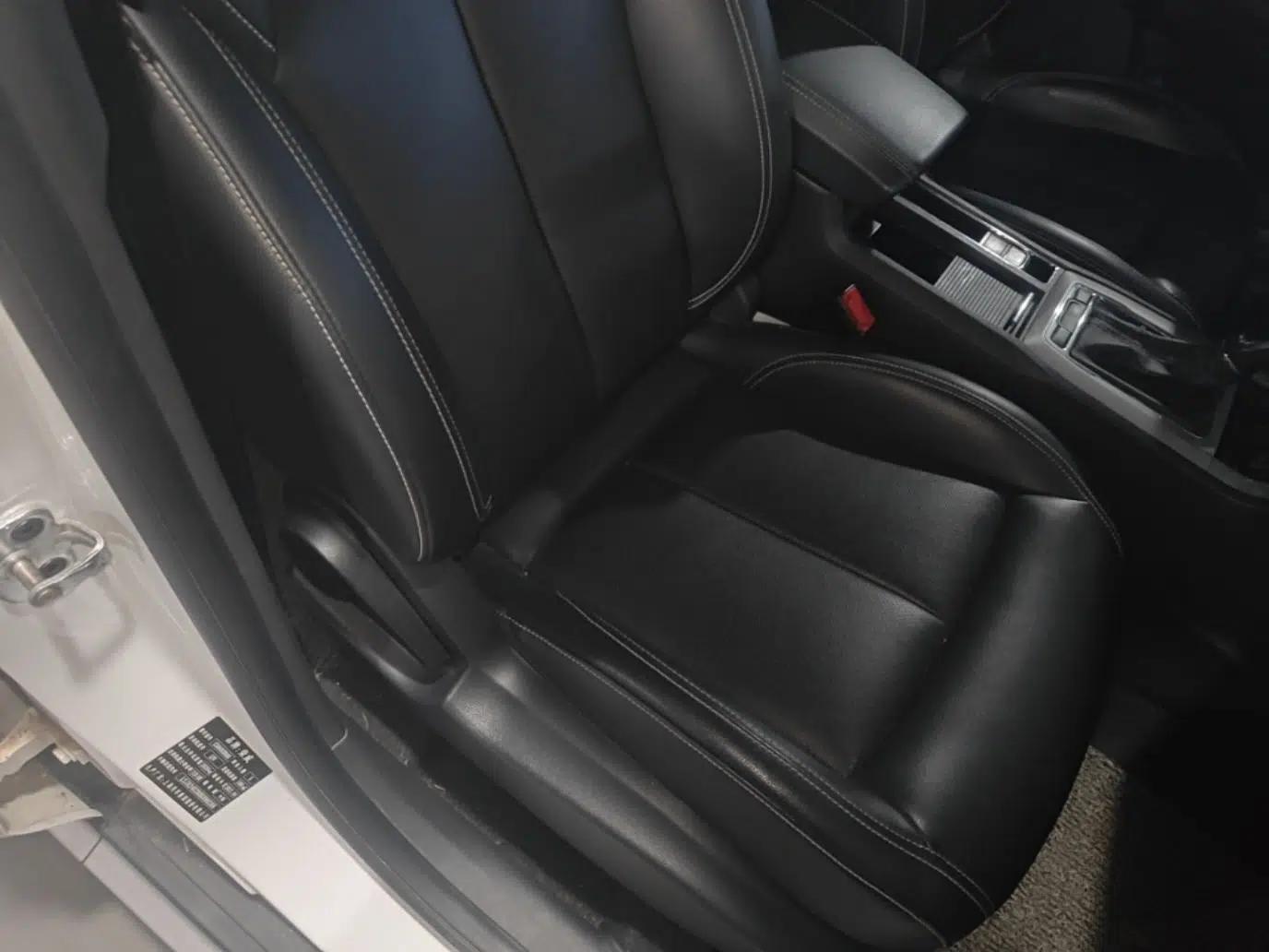 Roewe RX5 2016 20T Two-Wheel Drive Automatic Flagship Edition — миниатюра 19