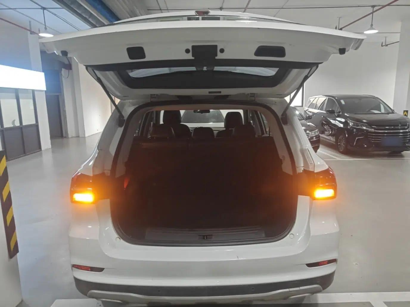 Roewe RX5 2016 20T Two-Wheel Drive Automatic Flagship Edition — миниатюра 22