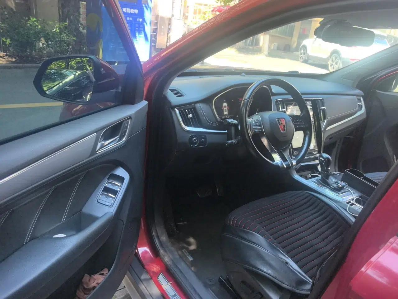 Roewe RX5 2016 30T Two-Wheel Drive Automatic Internet Smart Edition — миниатюра 16