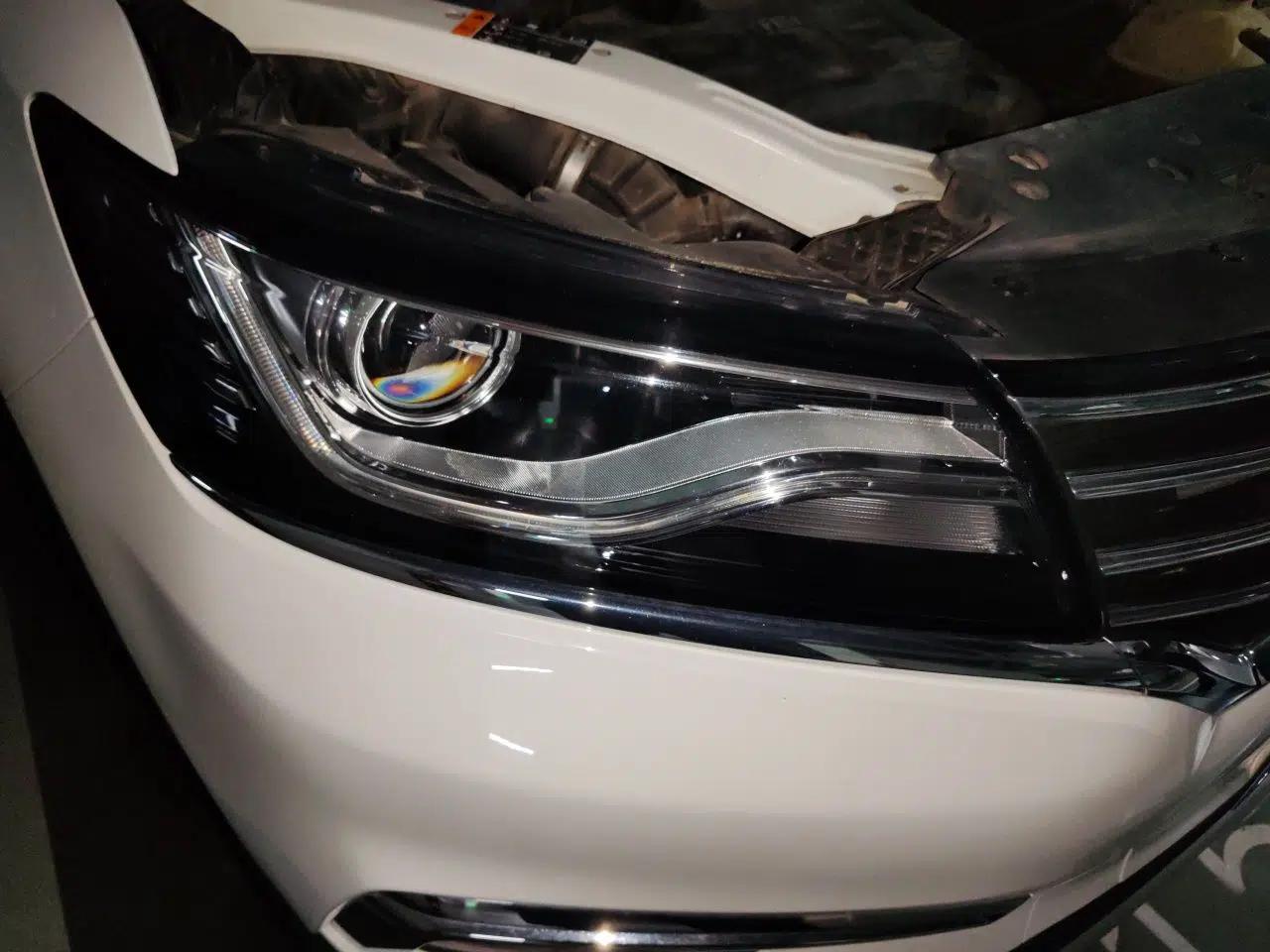 Roewe RX5 2016 20T Two-Wheel Drive Manual Flagship Edition — миниатюра 7