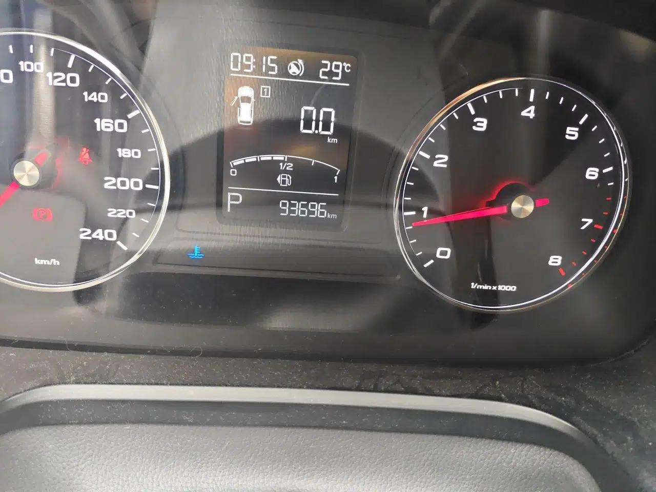 Roewe RX5 2018 20T Two-Wheel Drive Automatic Internet Smart Edition — миниатюра 12