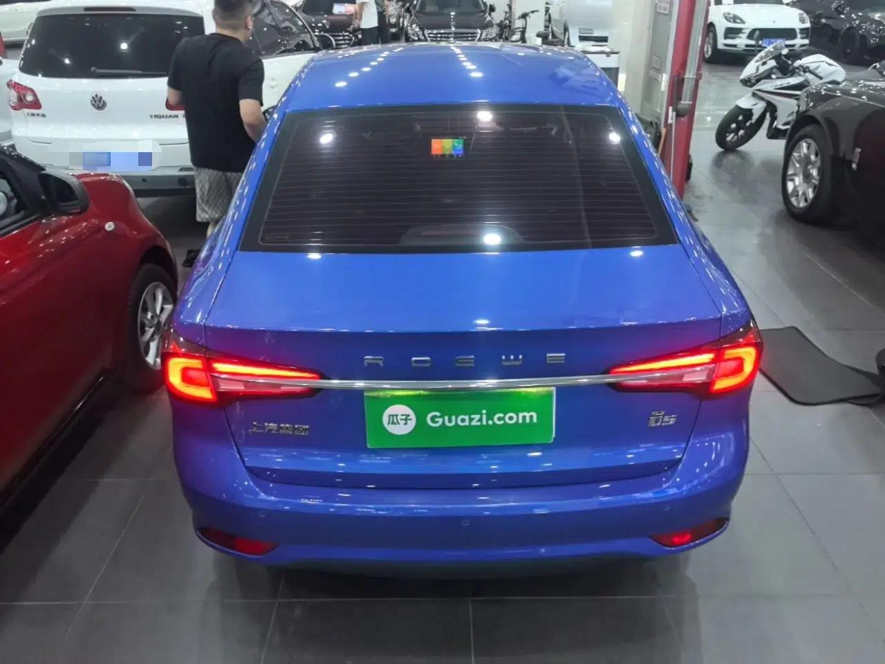 Roewe i5 2020 1.5L Automatic 4G Connect Luxury Flagship Edition — миниатюра 5