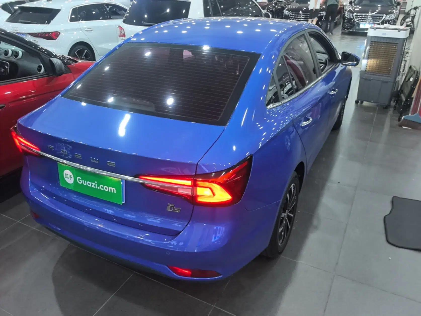 Roewe i5 2020 1.5L Automatic 4G Connect Luxury Flagship Edition — миниатюра 6
