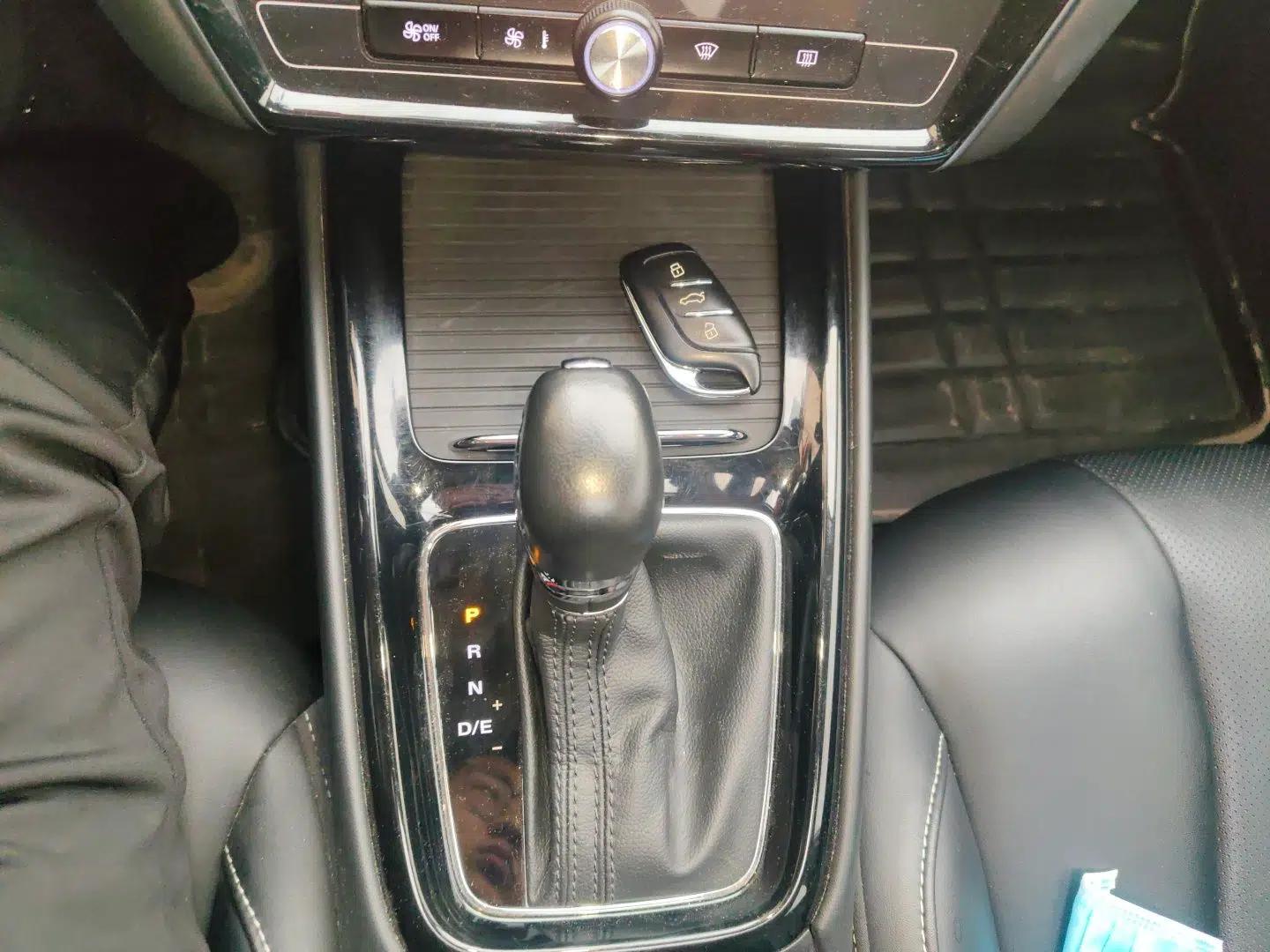 Roewe i5 2020 1.5L Automatic 4G Connect Luxury Flagship Edition — миниатюра 14