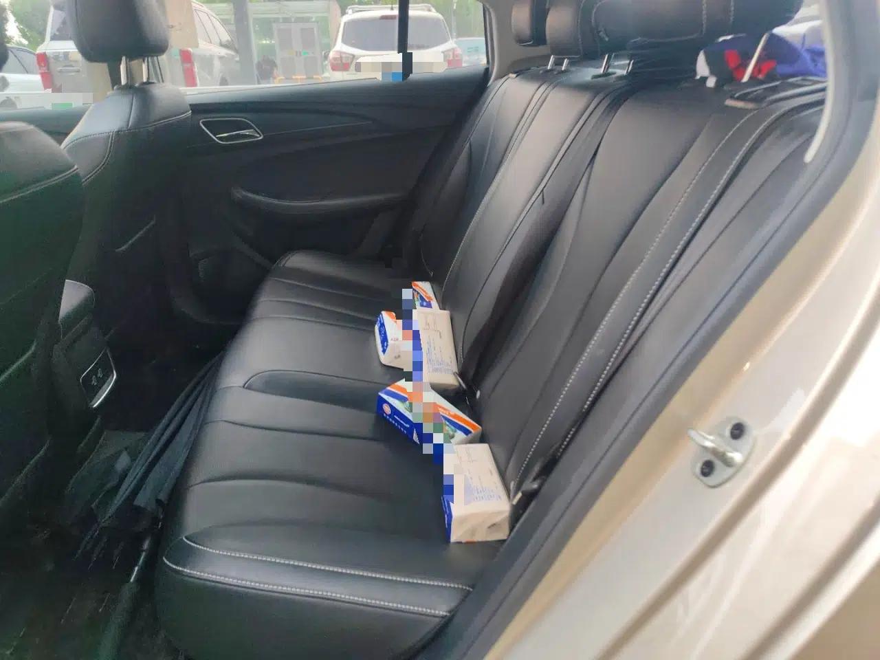 Roewe i5 2020 1.5L Automatic 4G Connect Luxury Flagship Edition — миниатюра 17