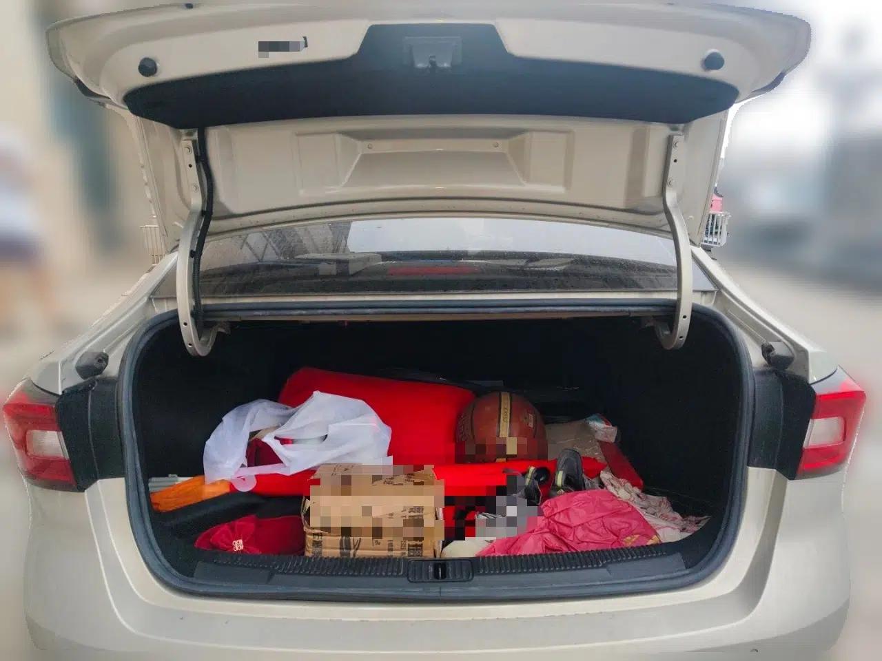 Roewe i5 2020 1.5L Automatic 4G Connect Luxury Flagship Edition — миниатюра 19