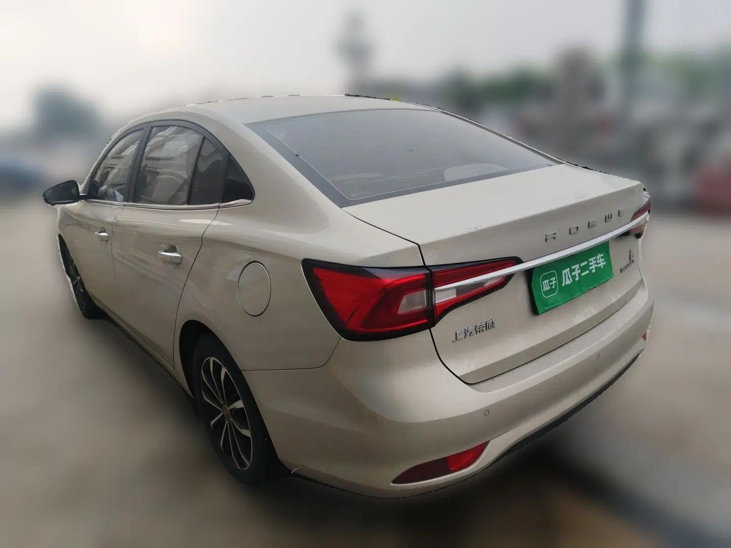 Roewe i5 2020 1.5L Automatic 4G Connect Luxury Flagship Edition — миниатюра 4