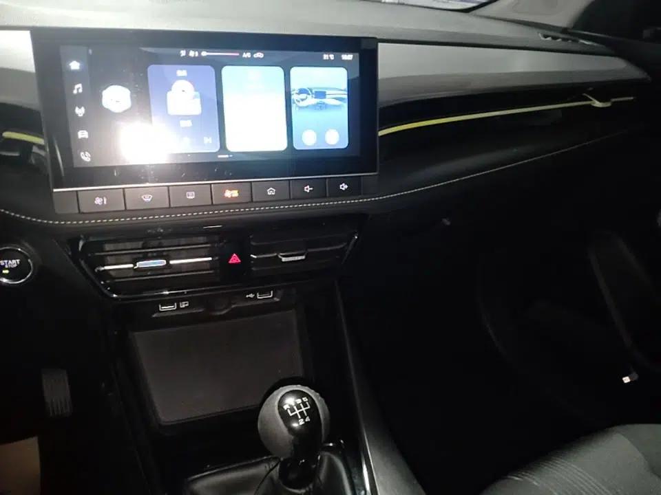Roewe i5 2021 1.5L Manual Platinum Edition — миниатюра 15