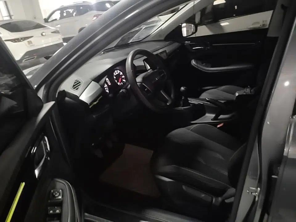 Roewe i5 2021 1.5L Manual Platinum Edition — миниатюра 17