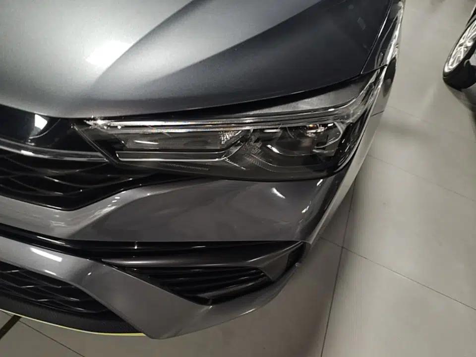 Roewe i5 2021 1.5L Manual Platinum Edition — миниатюра 8