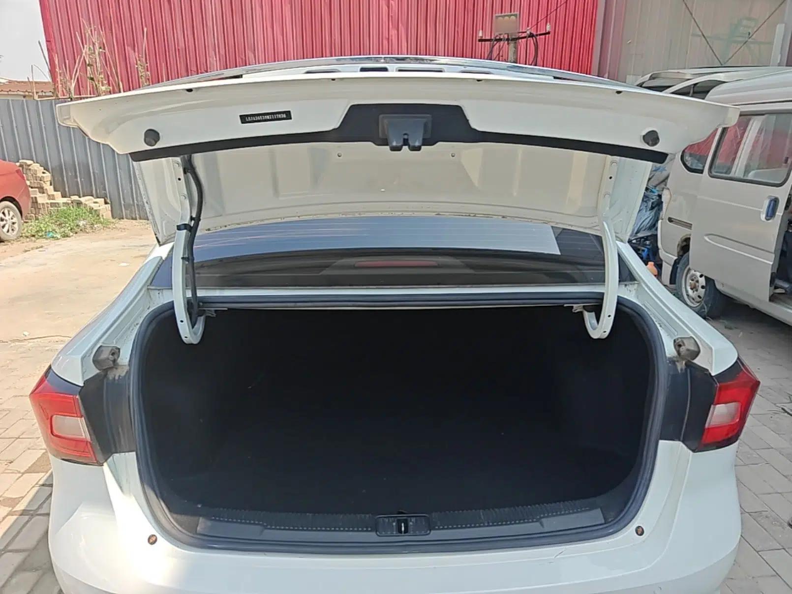 Roewe i5 2020 1.5L Manual 4G Connect Luxury Edition — миниатюра 22