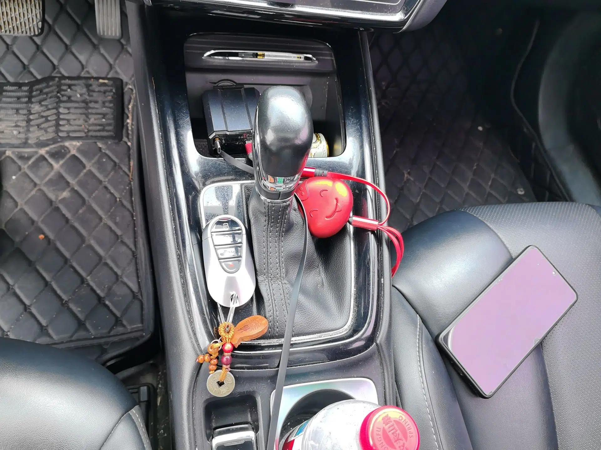 Roewe i5 2020 1.5L Automatic 4G Connect Luxury Flagship Edition — миниатюра 14