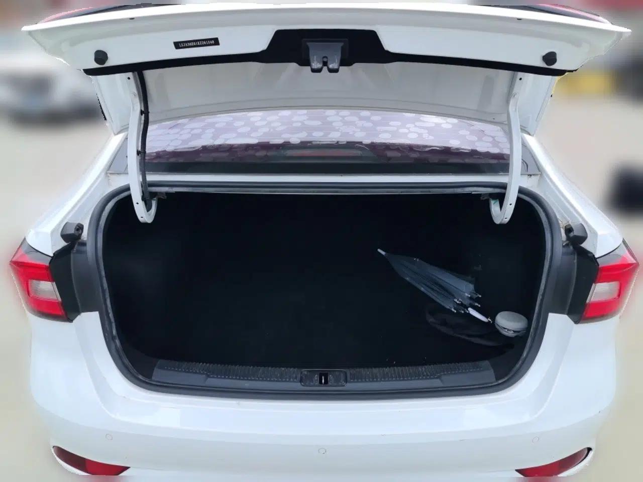 Roewe i5 2020 1.5L Automatic 4G Connect Luxury Flagship Edition — миниатюра 19