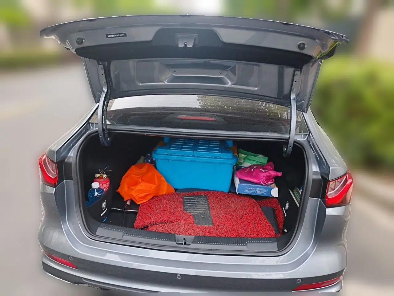Roewe i5 2024 1.5L CVT Luxury Edition — миниатюра 19