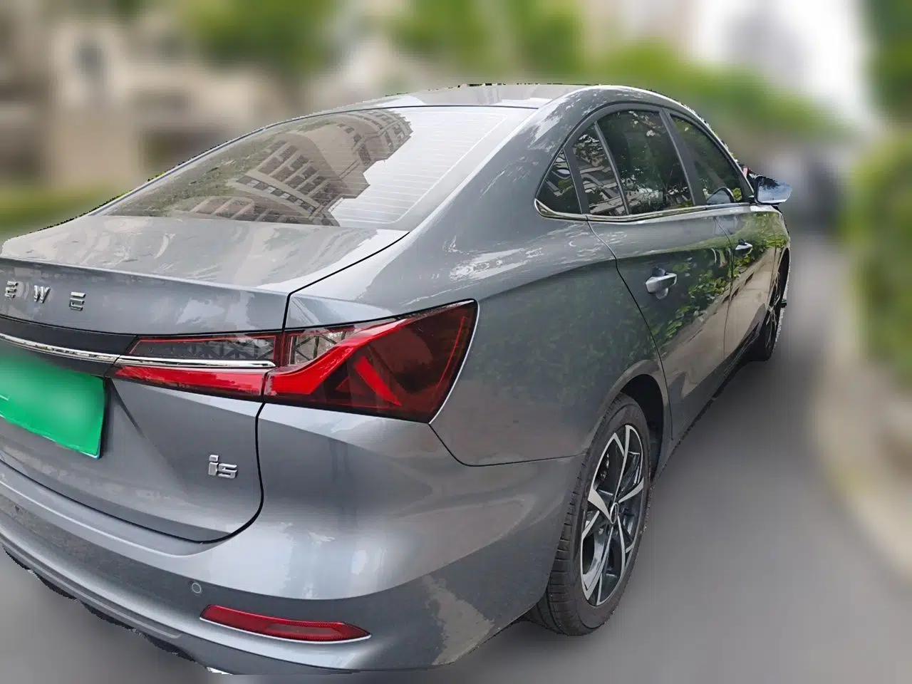 Roewe i5 2024 1.5L CVT Luxury Edition — миниатюра 6