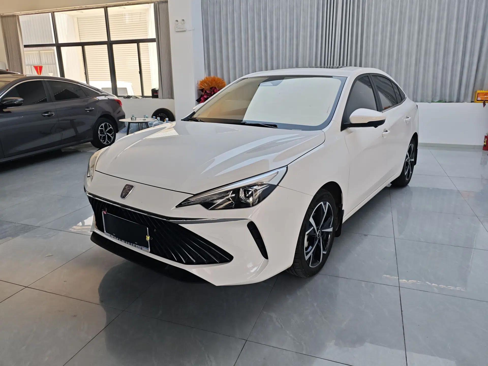 Roewe i5 2023 1.5L CVT Flagship Edition — миниатюра 1