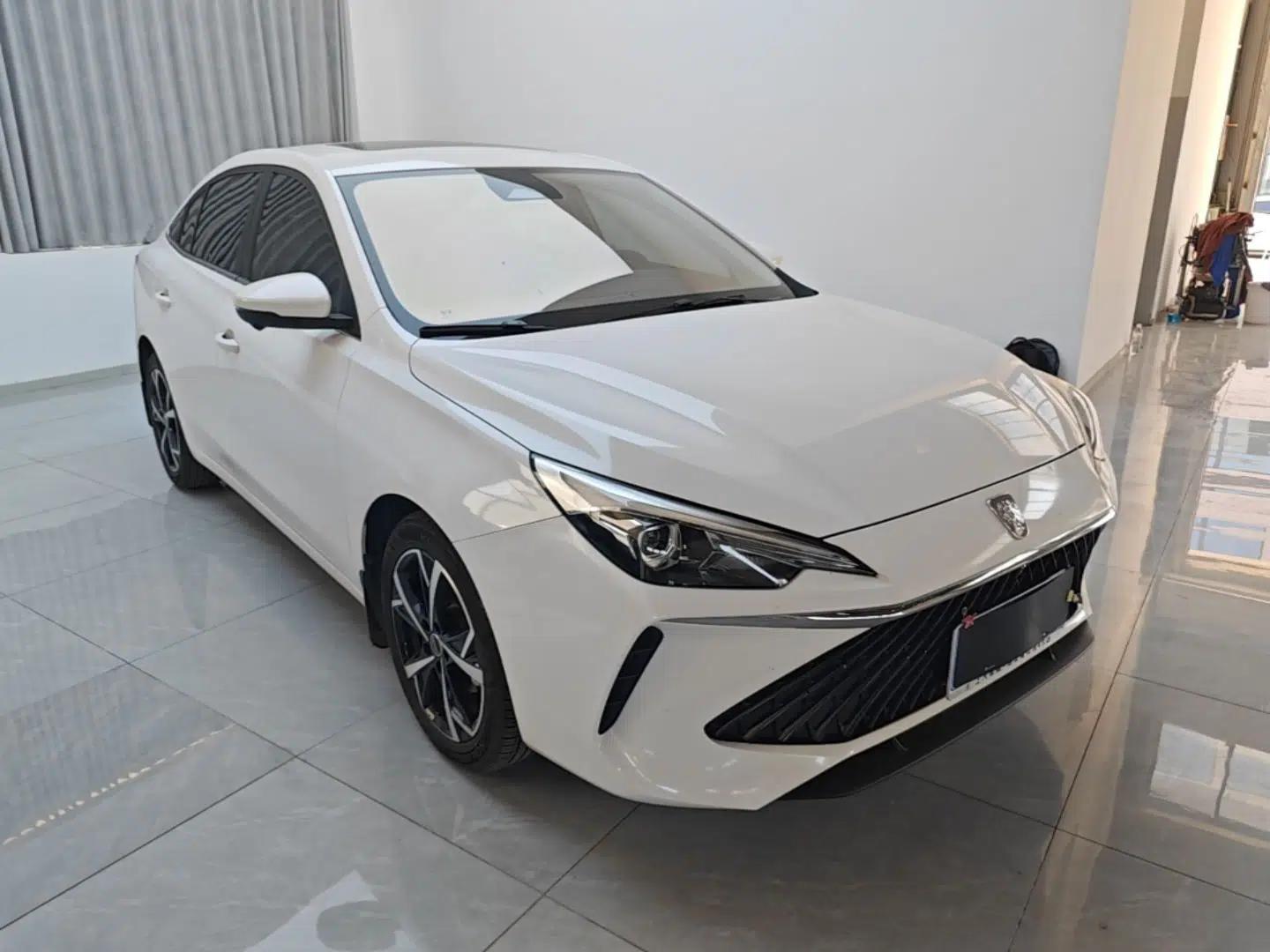 Roewe i5 2023 1.5L CVT Flagship Edition — миниатюра 3