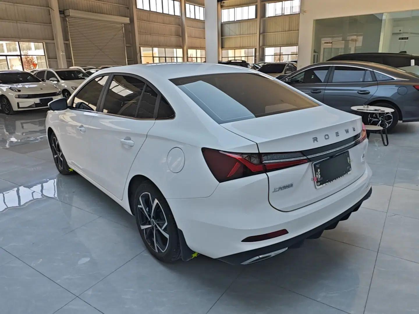 Roewe i5 2023 1.5L CVT Flagship Edition — миниатюра 4