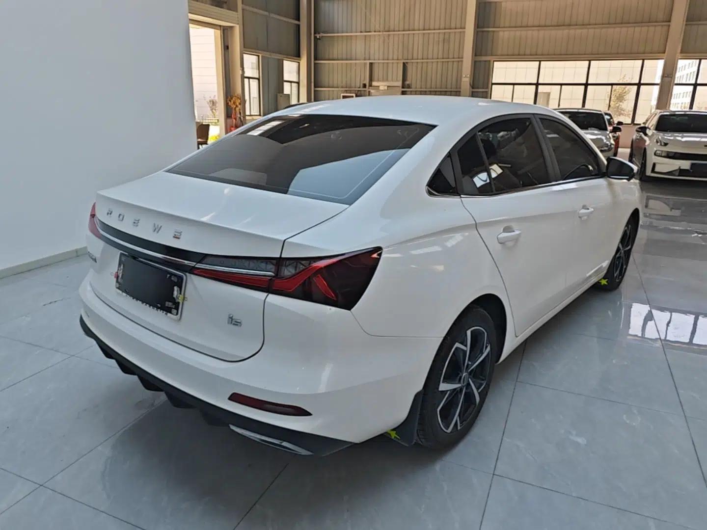 Roewe i5 2023 1.5L CVT Flagship Edition — миниатюра 6
