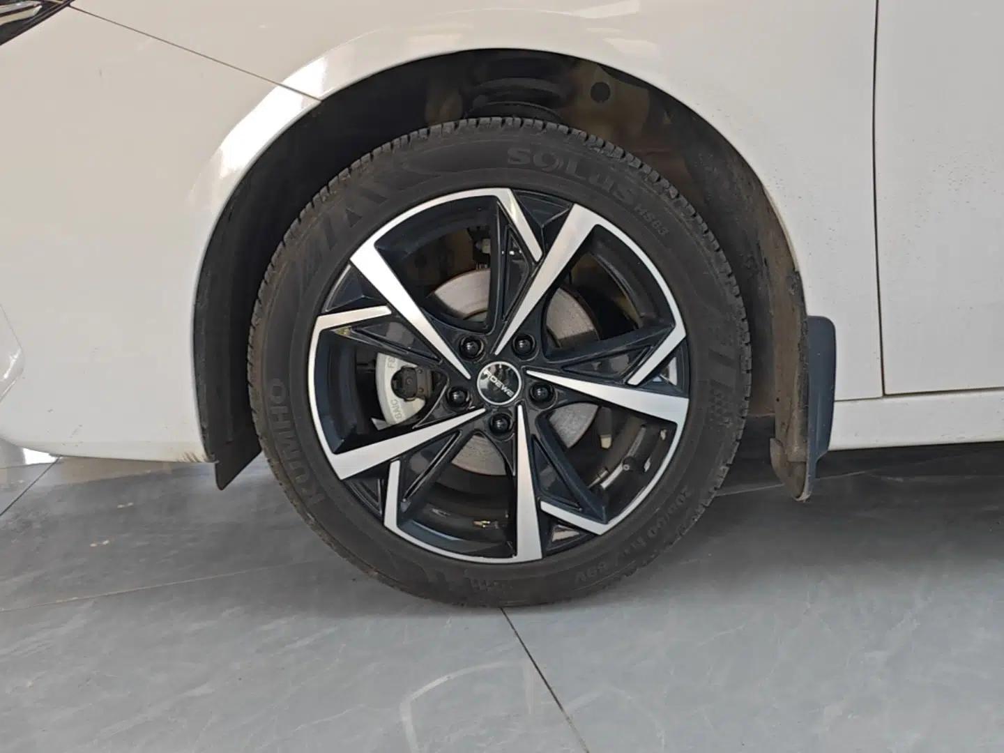 Roewe i5 2023 1.5L CVT Flagship Edition — миниатюра 10