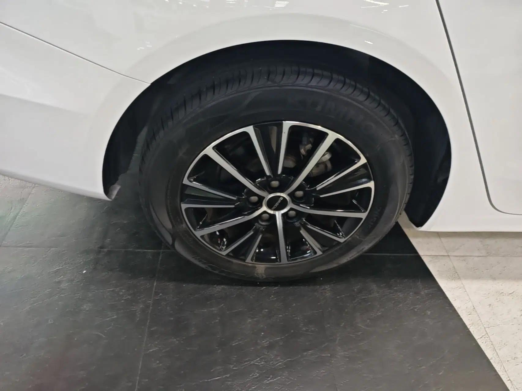 Roewe i5 2021 Revised Version 1.5L CVT Diamond Edition — миниатюра 11