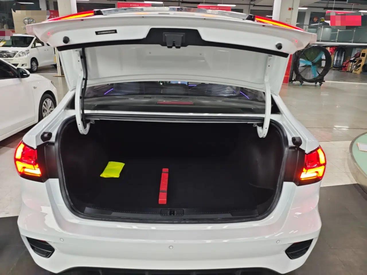 Roewe i5 2021 Revised Version 1.5L CVT Diamond Edition — миниатюра 22