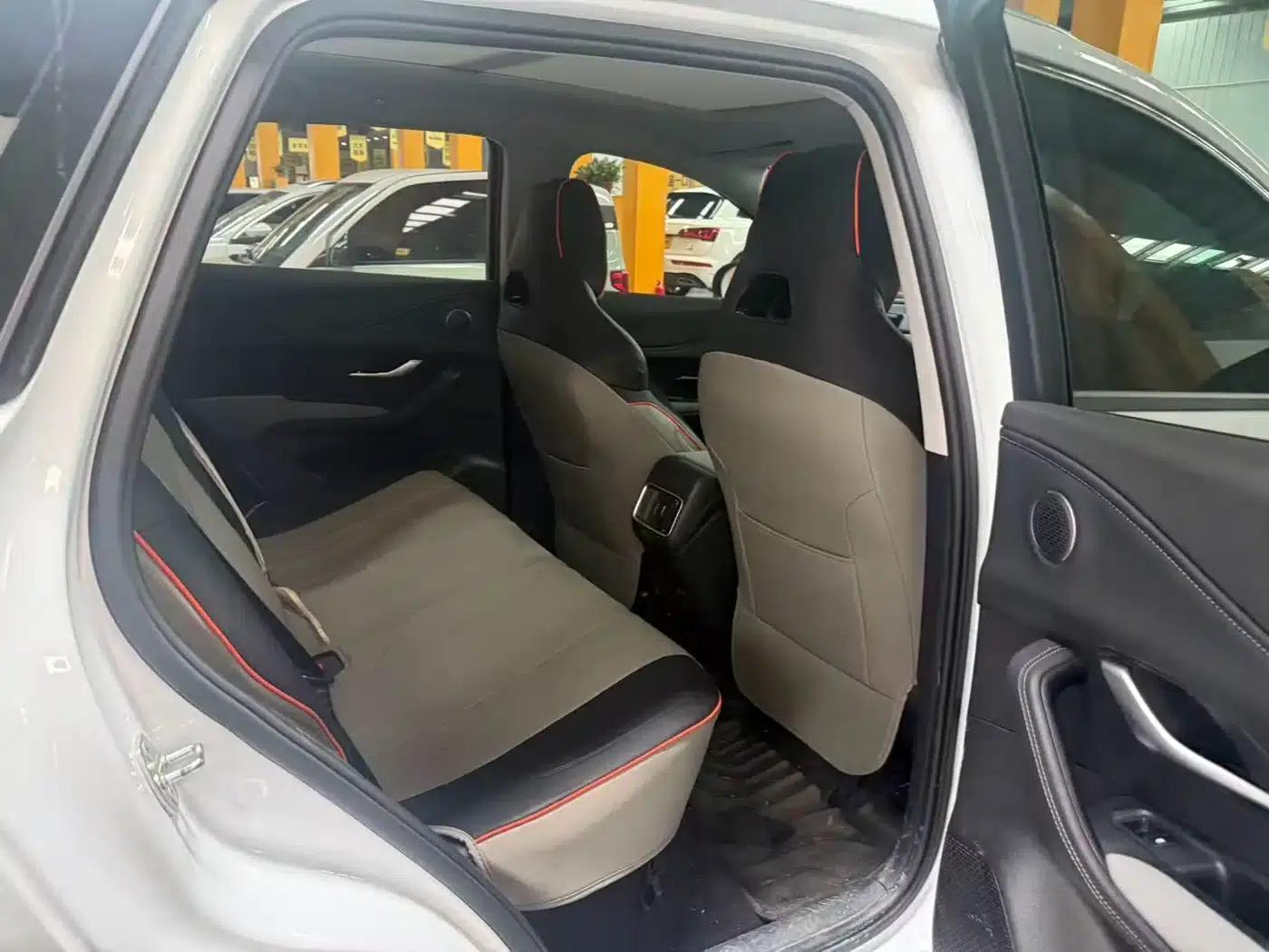 Hiace 05 DM-i 2025 DM-i 75KM Premium Edition — миниатюра 6