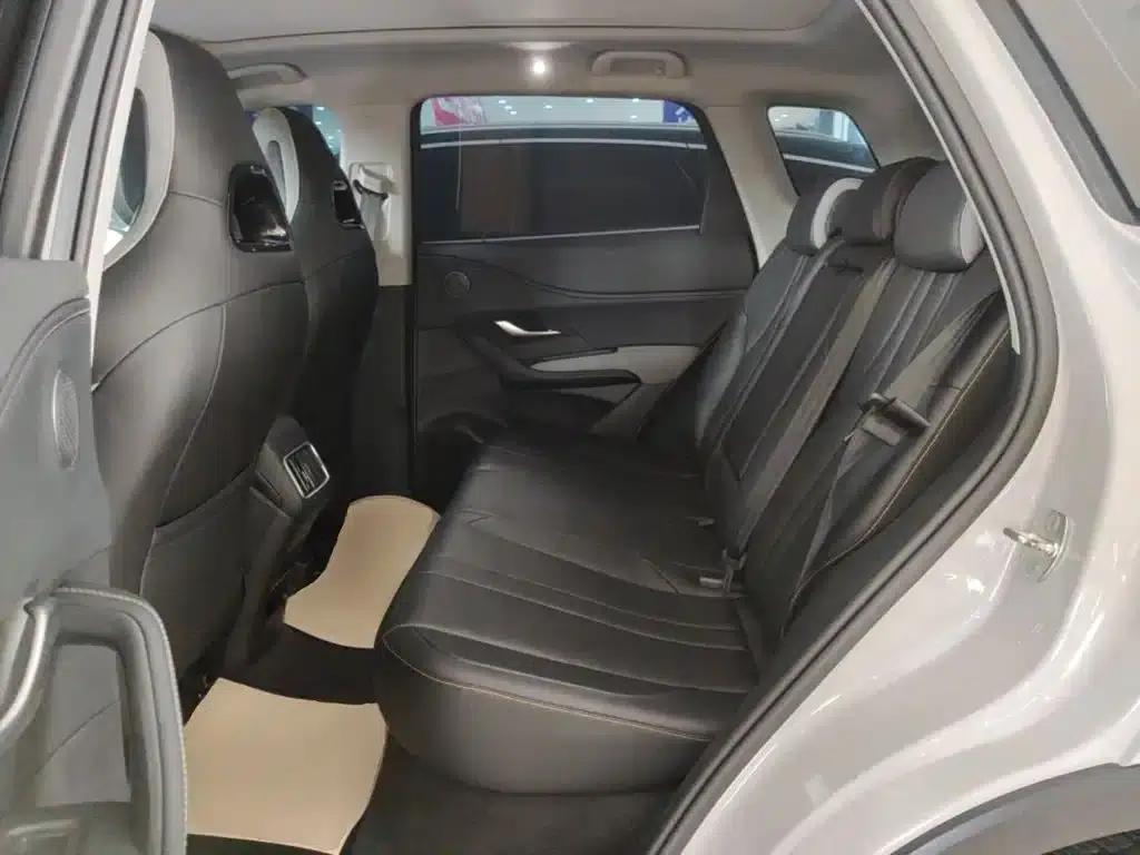 Hiace 05 DM-i 2025 DM-i 75KM Premium Edition — миниатюра 17