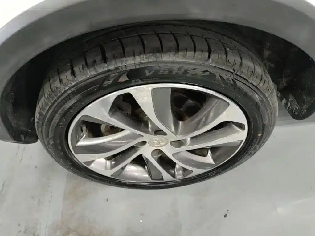 2017 Yuan 1.5L Automatic Cool Connected Edition — миниатюра 23