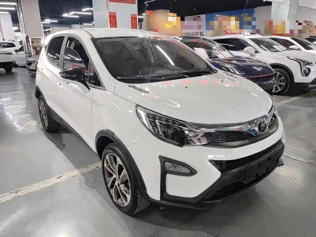 2017 Yuan 1.5L Automatic Cool Connected Edition — миниатюра 4