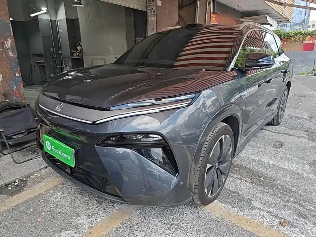 Tang L 2025 EV 600KM Four-Wheel Drive LiDAR Flagship Edition — миниатюра 1